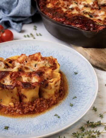 Mozzarella-Stuffed Paccheri served on a plate.