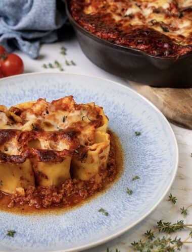 Mozzarella-Stuffed Paccheri served on a plate.